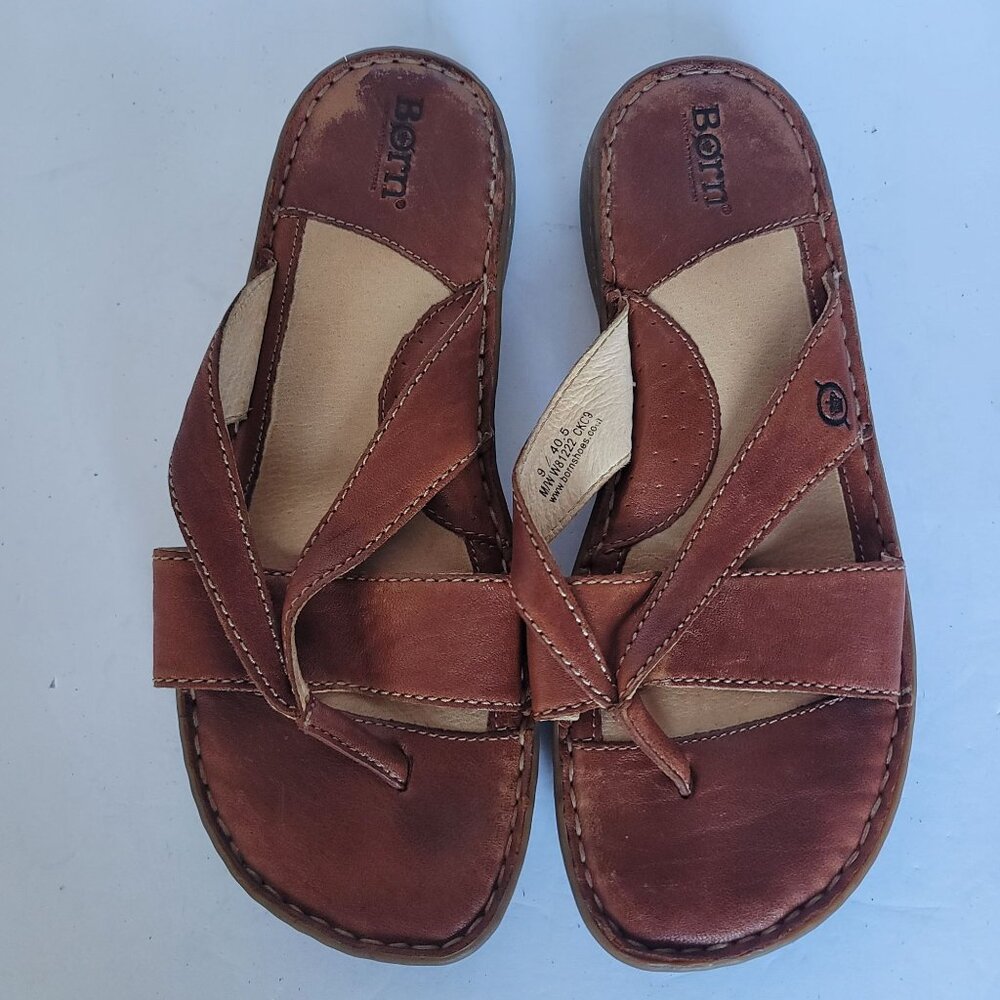 Born W81222 Leather Toe-Strap Sandals